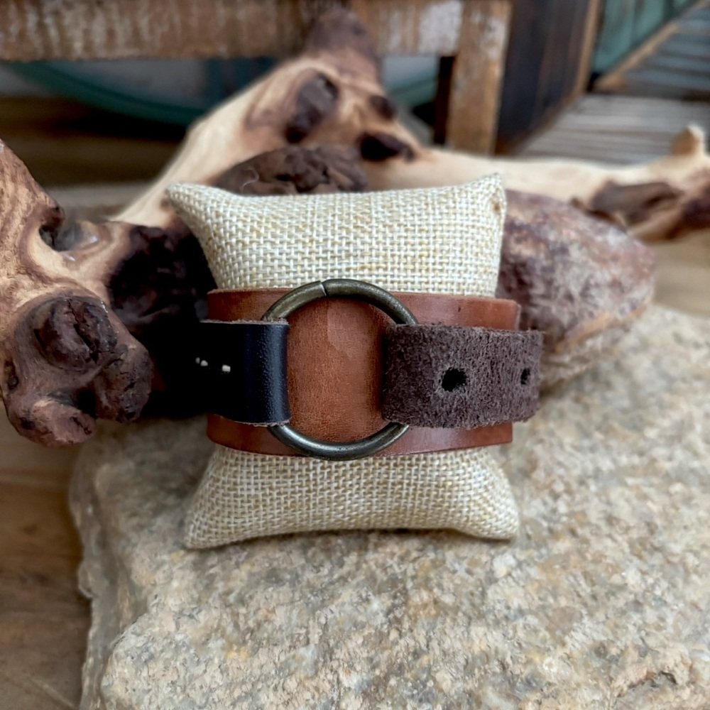 Nanan Leather Unisex Metal Ring Adjustable Bracelet NEW